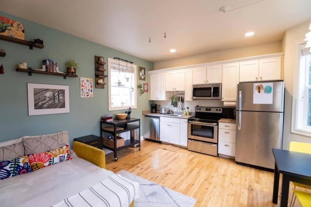Adorable Cozy House With Parking And Loft! Vila Seattle Exterior foto
