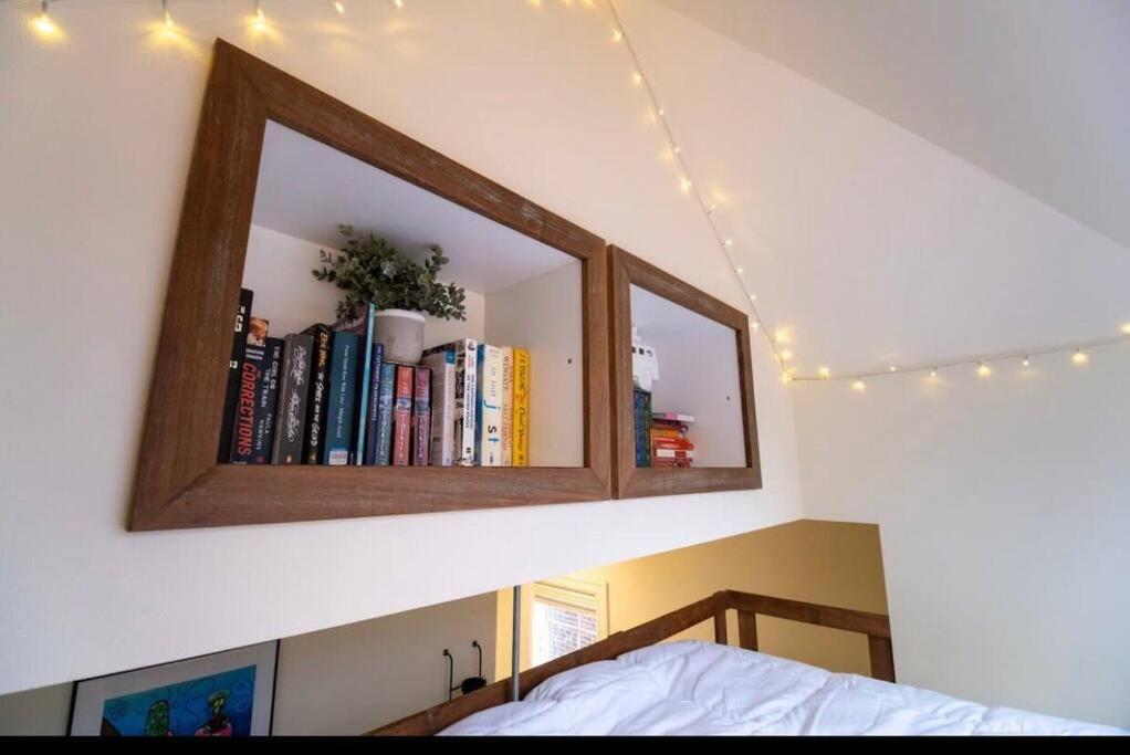 Adorable Cozy House With Parking And Loft! Vila Seattle Exterior foto