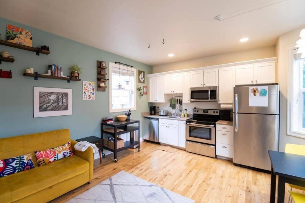 Adorable Cozy House With Parking And Loft! Vila Seattle Exterior foto