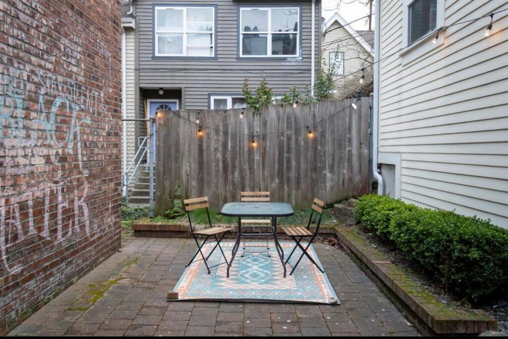 Adorable Cozy House With Parking And Loft! Vila Seattle Exterior foto